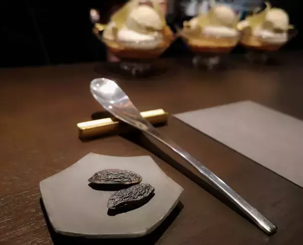 「渋谷の隠れ家を徹底レポ！完全会員制「Remake easy」で味わう4月限定魅惑の香りのパフェって？」の画像