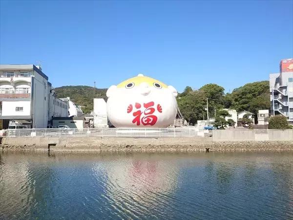 「帆船マストが輝く海上のクリスマスツリー！「うずしおクルーズ クリスマスライトアップ」12月31日まで」の画像