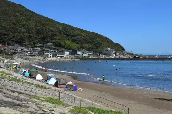 「【海と温泉旅】伊東市で夏満喫！3カ所の海水浴場が7月18日よりオープン｜静岡県」の画像