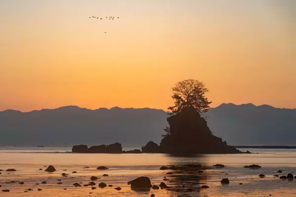 「【佐藤友也 Web個展『トワイライト』】この時間だけの空の色｜第一回「#旅心フォトコンテスト by TABIZINE」大賞受賞記念」の画像