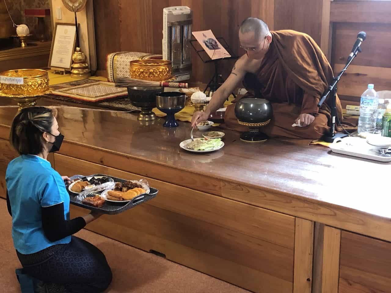 金色のお寺も！タイ現地の味が楽しめる茨城県筑西市【日本の外国人街を歩く4】