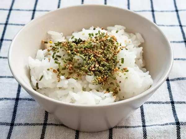 「「ふりかけない理由がないふりかけのおにぎり」とは？自治体×テクノロジー・ご当地食材で進化する次世代グルメ」の画像