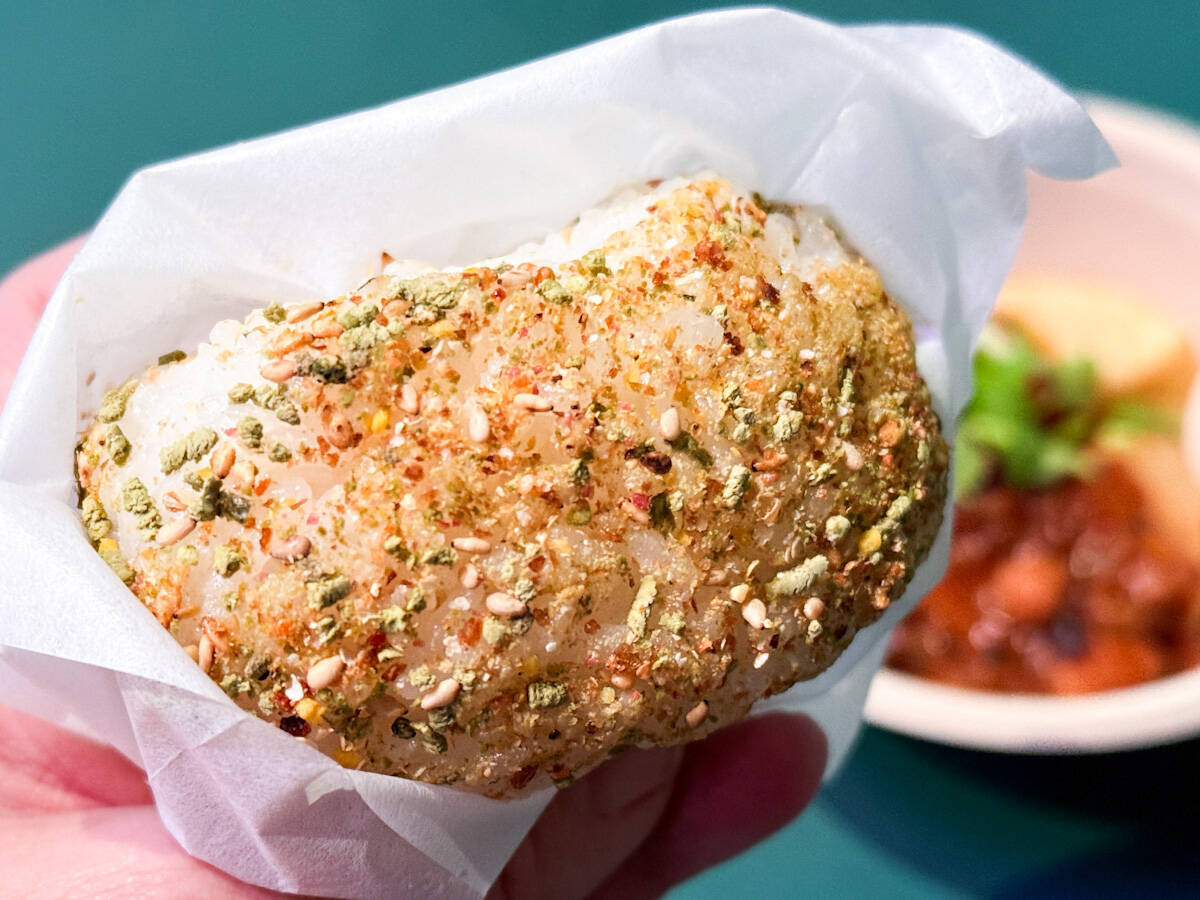 「ふりかけない理由がないふりかけのおにぎり」とは？自治体×テクノロジー・ご当地食材で進化する次世代グルメ