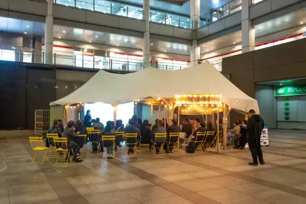 「幻想的な野外映画館「品川国際映画祭 」が今年もやってきた！秋の夜長にピッタリなアウトドアシネマへ出かけよう！」の画像