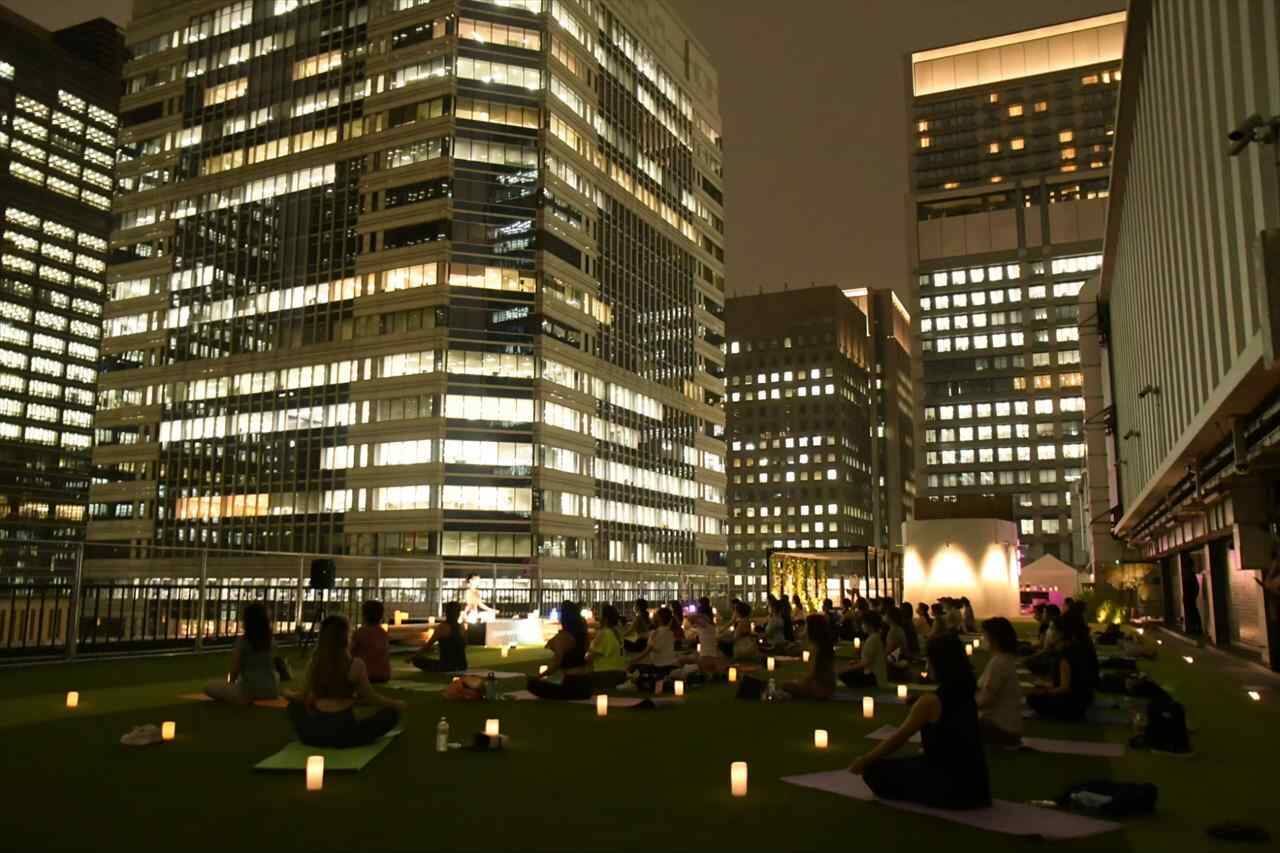 都会の一等地でヨガ！大人気イベント「URBAN YOGA」2023年4月からスタート