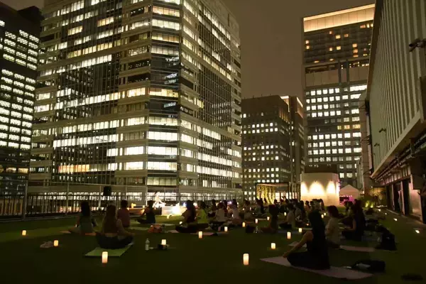 「都会の一等地でヨガ！大人気イベント「URBAN YOGA」2023年4月からスタート」の画像