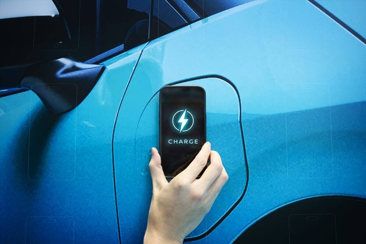 新型「日産リーフ」にスマホをかざすと予想外の体験が！？渋谷に屋外広告「BATTERY WALL」掲出中！