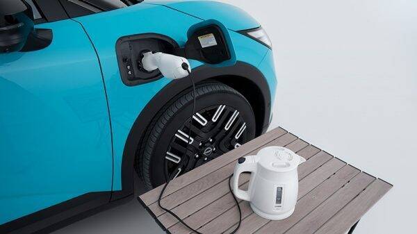 新型「日産リーフ」にスマホをかざすと予想外の体験が！？渋谷に屋外広告「BATTERY WALL」掲出中！