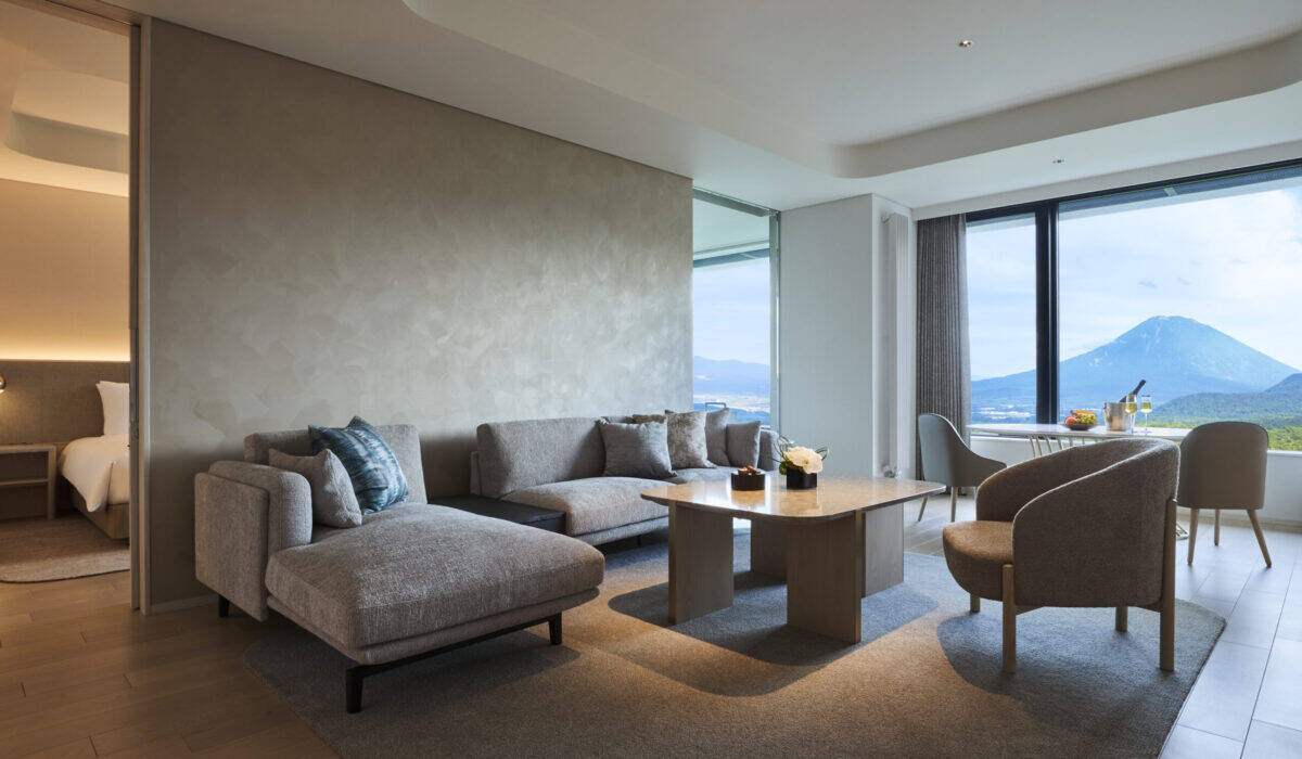 【雲海と天空のインフィニティ温泉！】途方もなく居心地がいい「シャレーアイビーワイス」宿泊記｜北海道ニセコ・花園