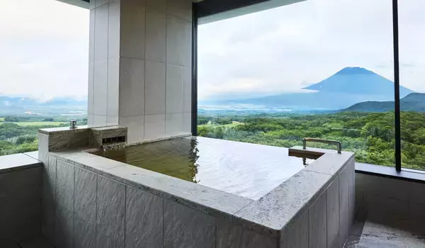 「【雲海と天空のインフィニティ温泉！】途方もなく居心地がいい「シャレーアイビーワイス」宿泊記｜北海道ニセコ・花園」の画像