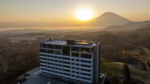 「【雲海と天空のインフィニティ温泉！】途方もなく居心地がいい「シャレーアイビーワイス」宿泊記｜北海道ニセコ・花園」の画像