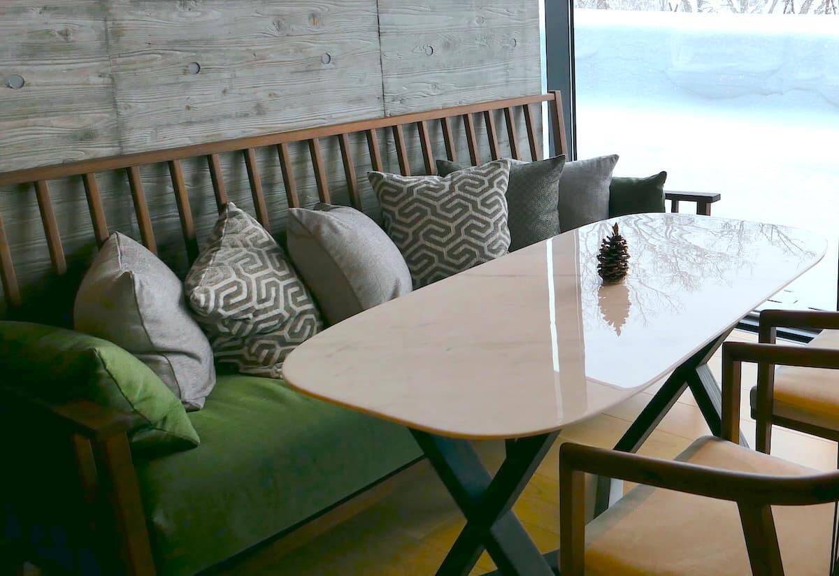 【雲海と天空のインフィニティ温泉！】途方もなく居心地がいい「シャレーアイビーワイス」宿泊記｜北海道ニセコ・花園