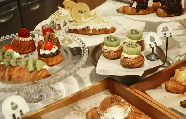 「韓国カフェ「MUUN Seoul」原宿本店がリニューアル！塩パンやベーグルなど焼きたてパンが楽しめるベーカリー専門店に」の画像