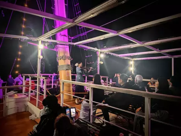 「【淡路島・福良湾で約500発の海上花火】一夜限りの特等席「フクラリエ花火クルーズ」11月16日開催」の画像