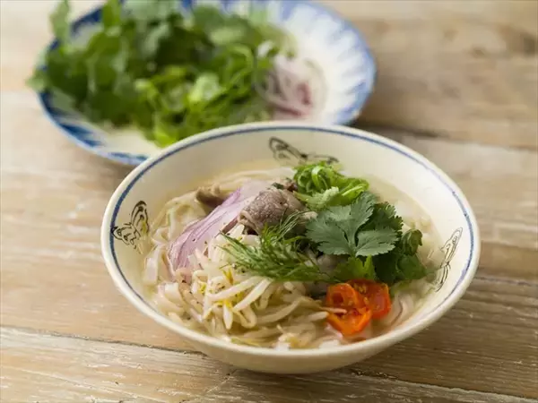 「【成城石井・春の世界麺紀行】フォーやホッケンミーなど各国の麺料理を食べ比べ！4月29日まで開催中」の画像