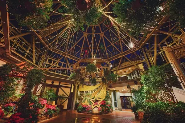 「【神戸クリスマスマーケット2025】昼も夜も見どころ満載！グリューワイン片手に楽しむ山上のイルミネーション」の画像