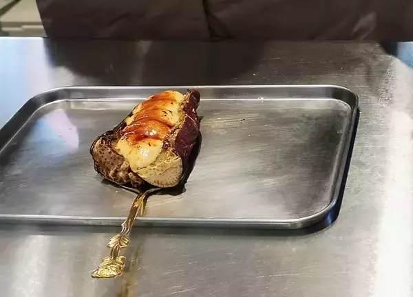 「【鎌倉・若宮大路】冬の食べ歩きグルメに決定！「大仏さまのプリン×焼きいも」の最強とろとろおやつ誕生～」の画像