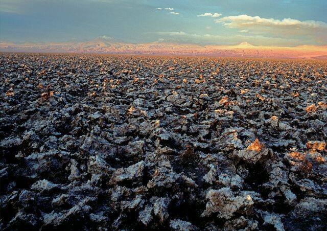 世界各地の塩湖や天日塩田などを追いかけた！片平孝写真展「塩の旅～地球の塩の現場に立つ～」 開催｜東京・墨田区