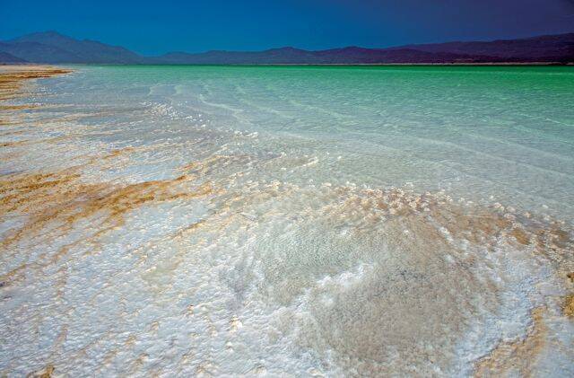 世界各地の塩湖や天日塩田などを追いかけた！片平孝写真展「塩の旅～地球の塩の現場に立つ～」 開催｜東京・墨田区