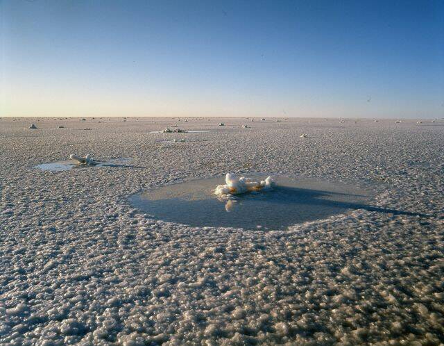 世界各地の塩湖や天日塩田などを追いかけた！片平孝写真展「塩の旅～地球の塩の現場に立つ～」 開催｜東京・墨田区