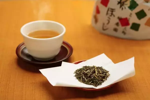 「【週末のみ！期間・数量限定】老舗茶舗と人気カフェがコラボ「ほうじ茶生ドーナツ」登場｜愛知県」の画像
