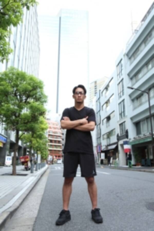 今晩 非難 ベンチャー 朝倉 未来 スニーカー コンサルタント にじみ出る かんがい