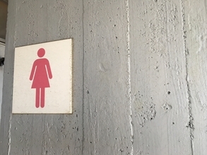 「トイレに興味があった」　女子トイレに警官が侵入！　福岡県警に電凸したら何とも前時代的な回答手段