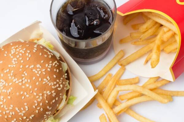 マクドナルドが従業員に マスク着用 禁止 正気じゃねえ 愛用者たちから批判が集中 今すぐ着用を許可してあげてください 2020年2月26日 エキサイトニュース