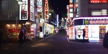 緊急事態宣言が発令　新宿・歌舞伎町の１９時過ぎはゴースト・タウンに…　街には『ポン引き』と『マスコミ関係者』しかいない