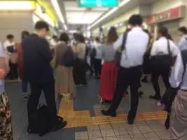 都営大江戸線 7割運行 で激混み 感染者2447人の東京で密な車内が心配 21年1月7日 エキサイトニュース