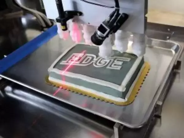 3Dフードプリンティングのスタートアップがデザートのデコレーションロボットを開発