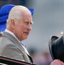 チャールズ国王夫妻、「ロイヤルアスコット」開幕日に馬車のパレードで登場