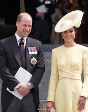 「ウィリアム王子がモデル立ちしてる！」　夫妻初の公式肖像画に王室ファン沸く