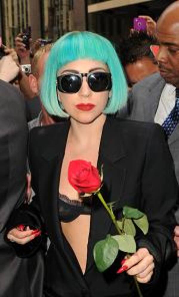 イタすぎるセレブ達 レディー ガガ 育毛剤を使用開始 長年のカラーリングが原因で抜け毛が悪化 11年7月26日 エキサイトニュース