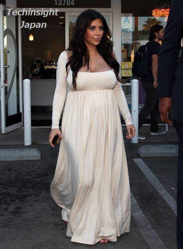 ギリシャ神話の女神さながら キム カーダシアンが激太りにエンパイアライン ドレス 13年4月7日 エキサイトニュース