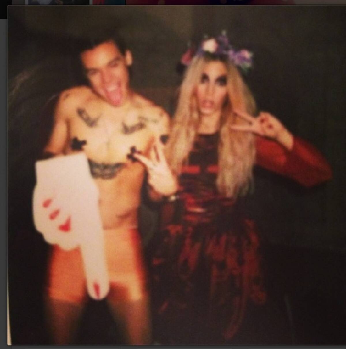 1d ハリー スタイルズ 批判したはずのマイリーになりきり舌をベーッ 13年11月4日 エキサイトニュース 1d ハリー スタイルズ 批判したはずのマイリーになりきり舌をベーッ 13年11月4日 エキサイトニュース