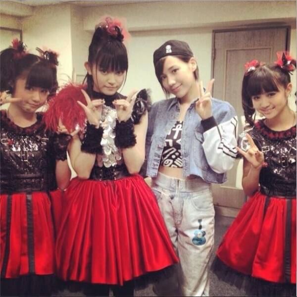 仲里依紗がbabymetal 武道館公演に参戦していた 若いのに頑張っててえらい 2014年3月12日 エキサイトニュース