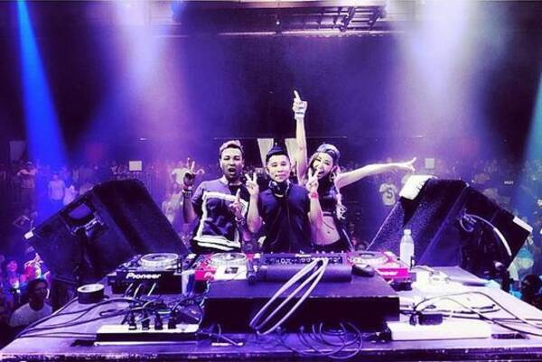 Dj 岡村隆史 がクラブイベントに登場 鈴木紗理奈とのコラボに武田真治も 行きたかった 14年8月12日 エキサイトニュース