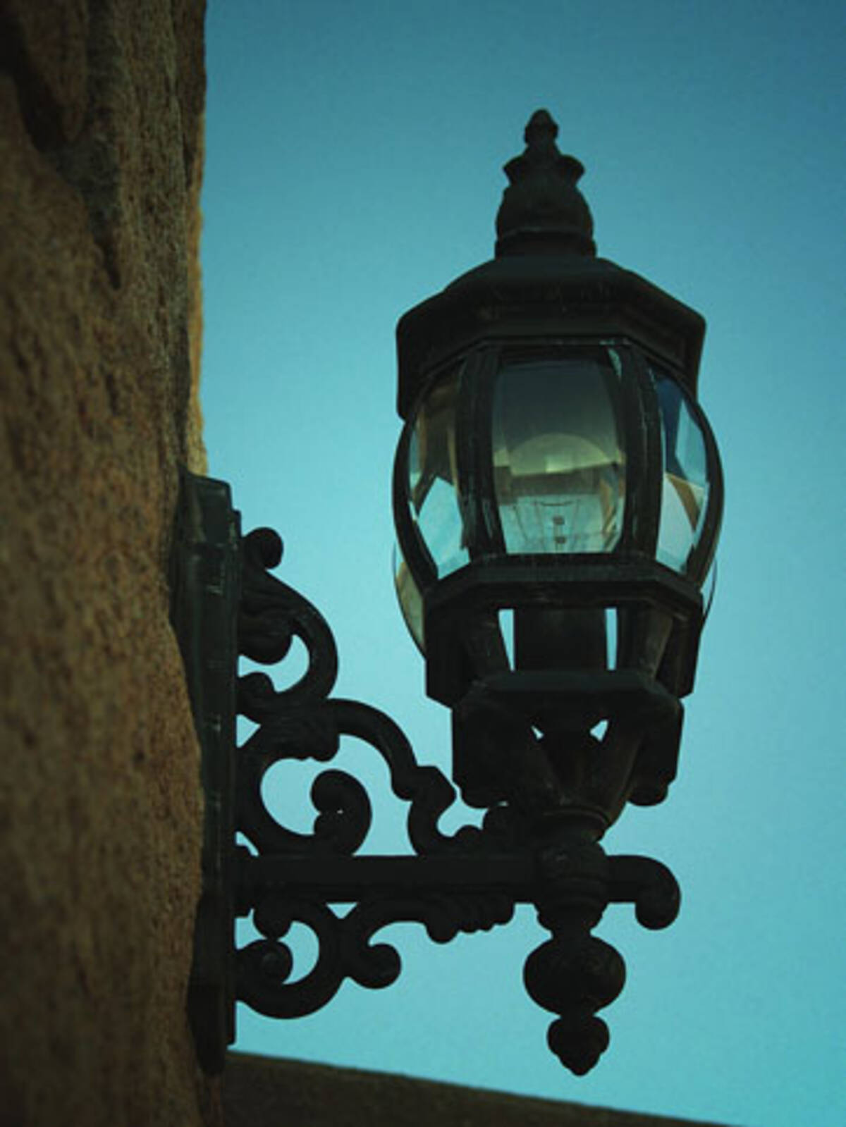 立ち小便で電力ケーブルから感電 18歳男性が死亡 スペイン 14年9月6日 エキサイトニュース 立ち小便で電力ケーブルから感電 18歳男性が死亡 スペイン 14年9月6日 エキサイトニュース