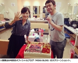 杉崎美香、奥田民生50歳の誕生日を祝う。“もみじまんごじゅう”の楽屋を訪問。