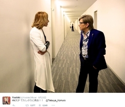 YOSHIKIが小室哲哉と再会。V2のショットに「何を話してるの？」と興味津々。