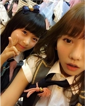 AKB48・高城亜樹（24）が達家真姫宝（14）と2ショット。肌の質は負けてない!?
