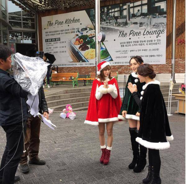 大島麻衣のミニスカ サンタに 脚細いな 韓国ロケでxmasを先取り 15年11月17日 エキサイトニュース