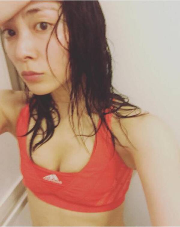 秋元才加の 胸の谷間 に大島優子が速攻コメント 16年1月12日 エキサイトニュース