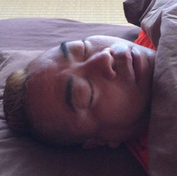 出川哲朗の寝姿に心配の声 無呼吸症候群か 16年5月26日 エキサイトニュース