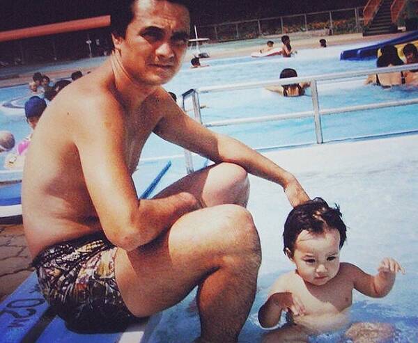 満島真之介 幼少期の父子ショット公開 父親は 竹内力 似 16年6月15日 エキサイトニュース