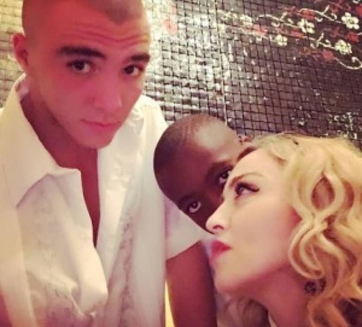 マドンナが緊急渡英 ひとり残された息子 ロッコ君のもとへ 放任パパ ガイ リッチーは妻とlaに 16年9月16日 エキサイトニュース