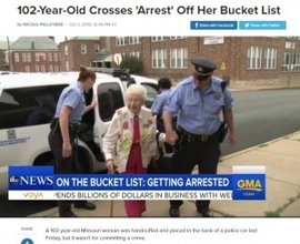 102歳の高齢女性　念願かなってパトカーで連行される（米）