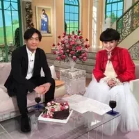 黒柳徹子のそっくり人形に本物 徹子 が対面 どちらがホンモノ と反響 14年8月12日 エキサイトニュース