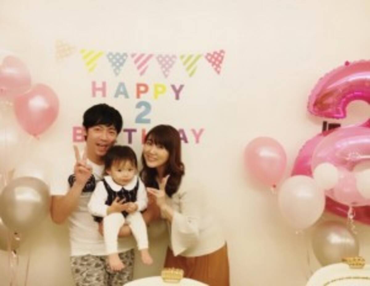 東貴博 安めぐみ夫妻 愛娘の2歳誕生日を祝う プレゼントは真っ白なピアノ 17年3月22日 エキサイトニュース